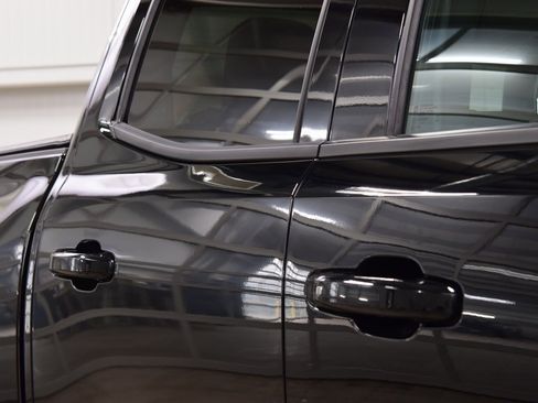 Used 2023 Chevrolet Colorado ZR2 w/ ZR2 Convenience Package III image 21