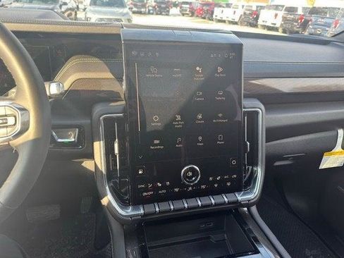 New 2026 GMC Yukon XL Elevation w/ Elevation Premium Package image 23