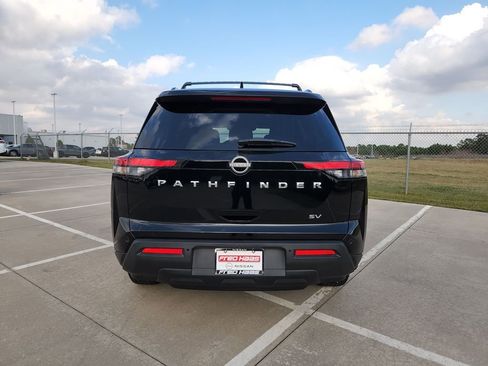 Certified 2024 Nissan Pathfinder SV image 6