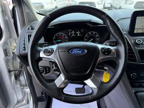 Used 2019 Ford Transit Connect XLT FWD image 6