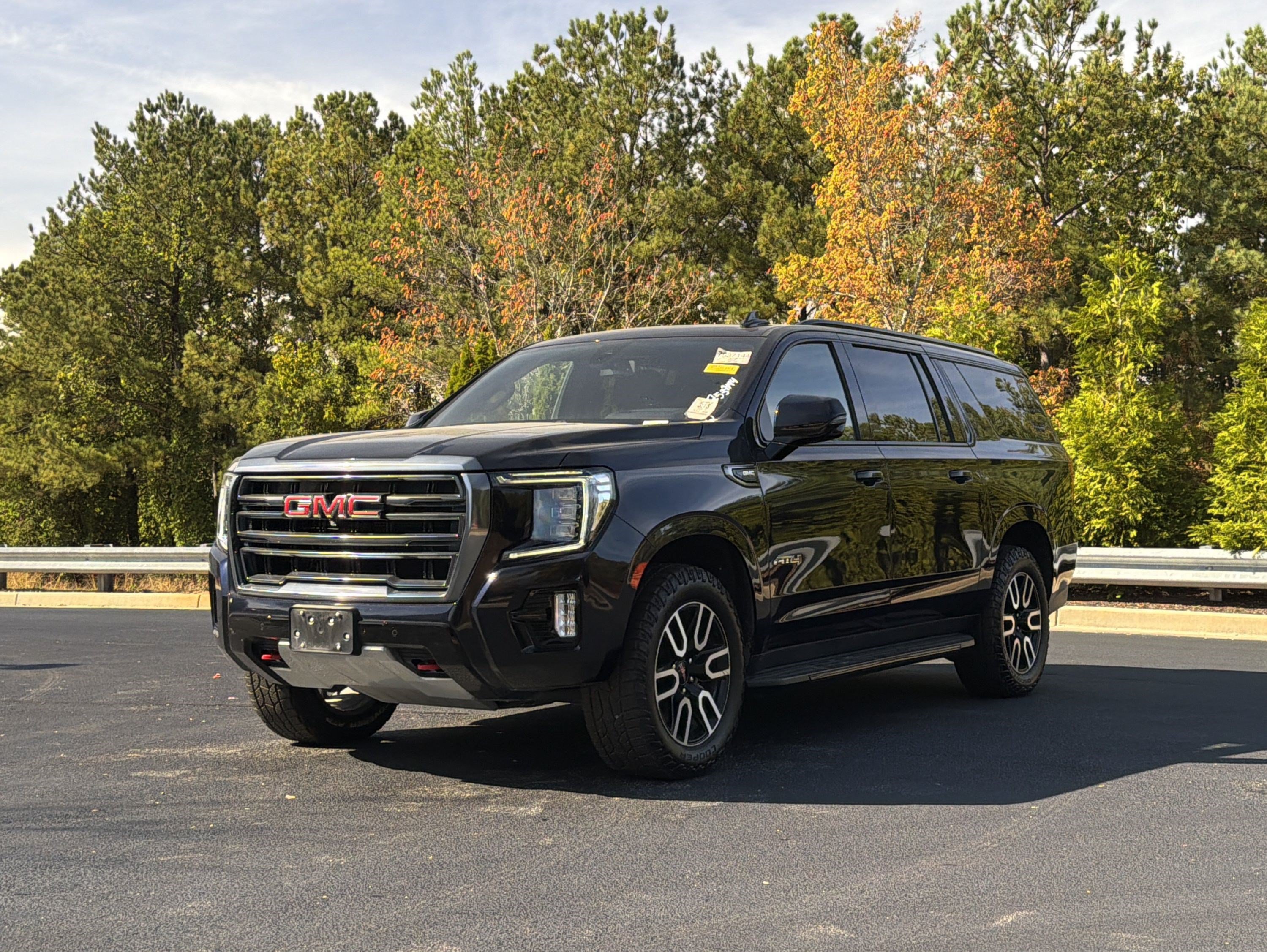 Used 2021 GMC Yukon XL AT4 w/ Rear Media and Nav Package AWD/4WD image 11