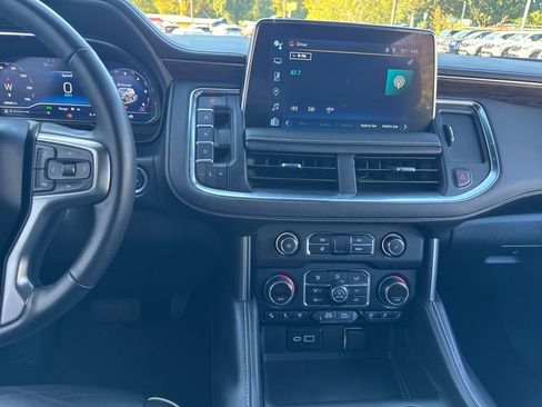 Used 2024 Chevrolet Suburban Premier image 17