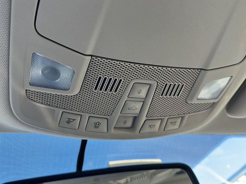 Used 2017 Ford Fusion SE w/ Fusion SE Technology Package FWD image 24