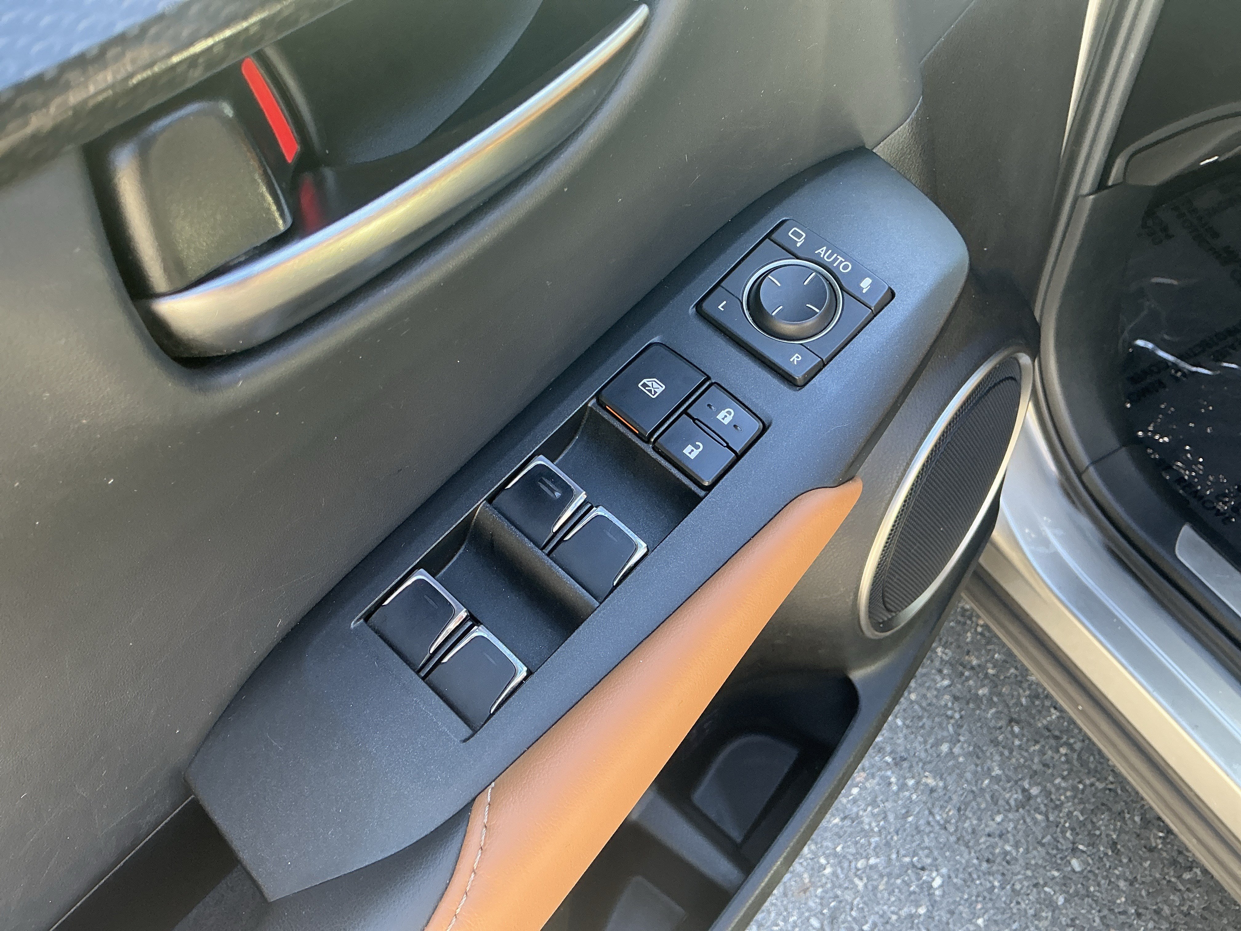 Used 2018 Lexus NX 300 AWD w/ Premium Package image 9