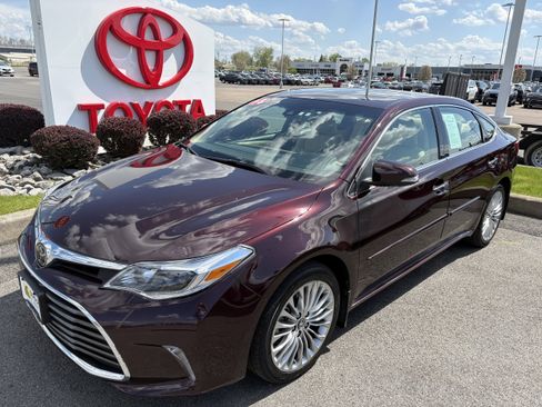 Used 2018 Toyota Avalon Limited w/ All Weather Liner Package FWD image 10