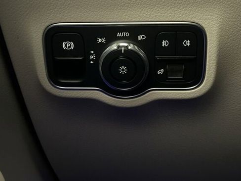 Certified 2025 Mercedes-Benz GLA 250 image 36