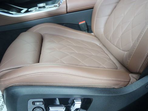 Used 2025 BMW X5 xDrive40i w/ Executive Package image 10