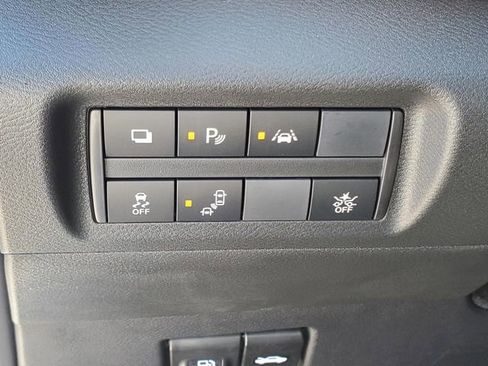 Certified 2025 Nissan Kicks Play S image 17