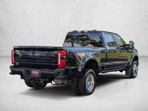 Used 2026 Ford F450 Platinum w/ FX4 Off-Road Package AWD/4WD image 5