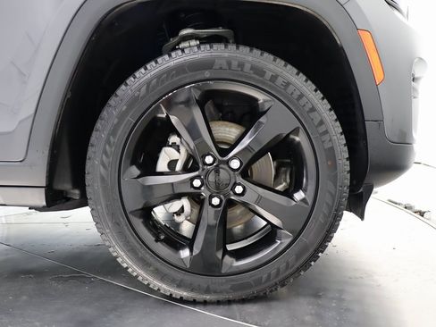 Used 2022 Jeep Grand Cherokee Altitude image 41