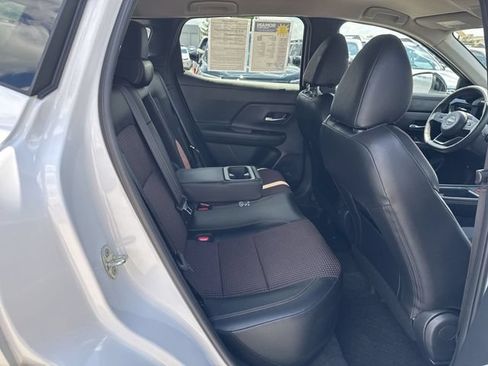 Used 2026 Nissan Kicks SR FWD image 16