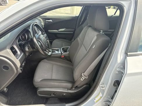Used 2022 Dodge Charger SXT RWD image 11