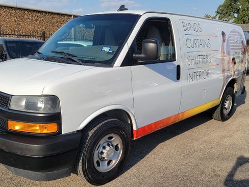 Used 2018 Chevrolet Express 2500 w/ Driver Convenience Package image 8