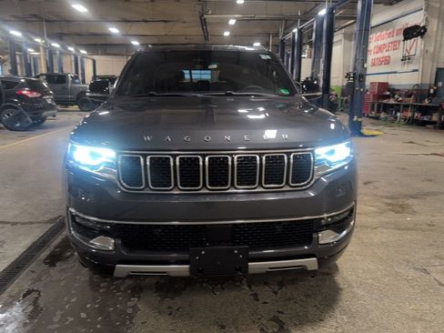 Used 2024 Jeep Wagoneer Series II w/ Flexible Seating Group image 2