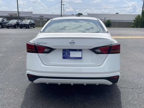 Used 2022 Nissan Altima 2.5 S FWD image 5