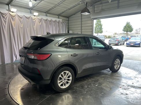 Used 2022 Ford Escape SE image 8