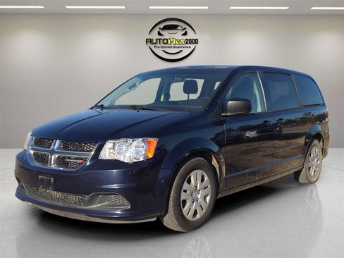 Used 2016 Dodge Grand Caravan SE w/ Quick Order Package 29E SE image 3