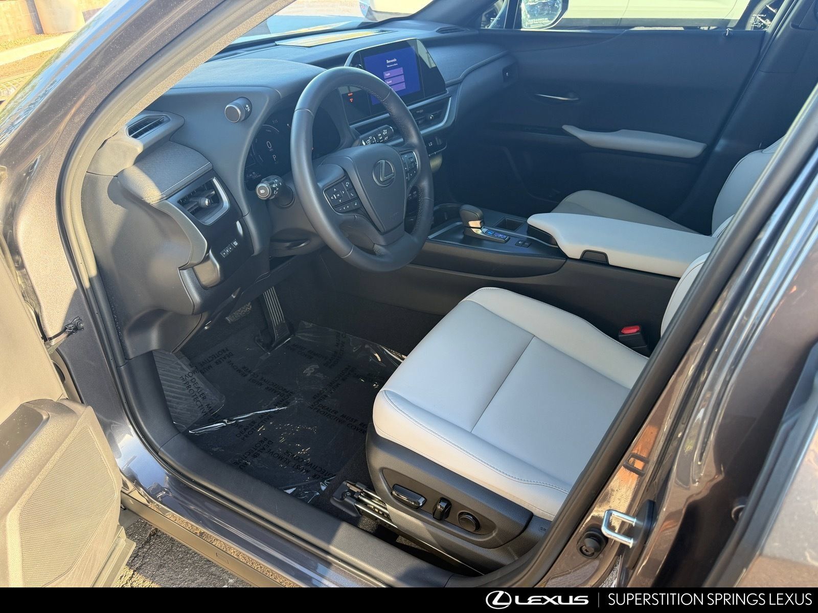 Certified 2026 Lexus UX 300h FWD image 10