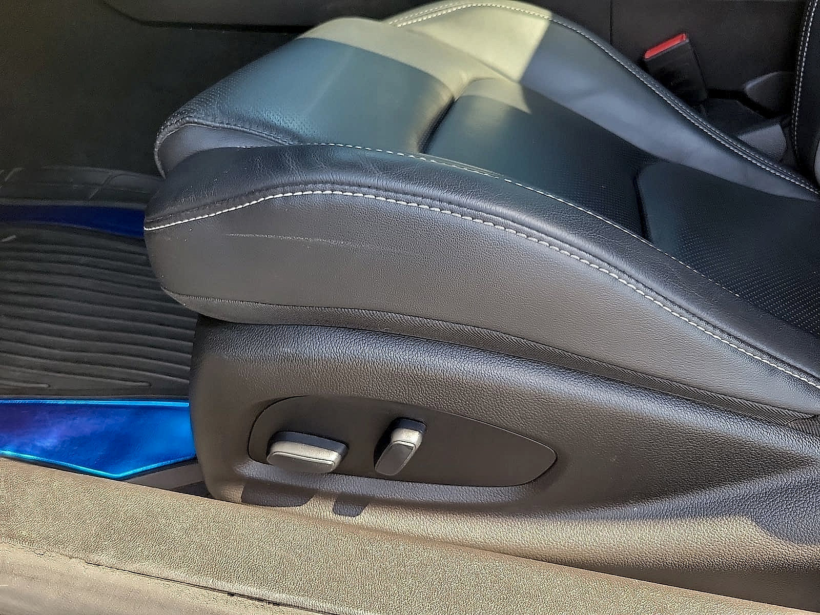 Used 2022 Chevrolet Camaro SS RWD image 12