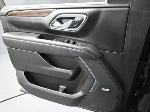 Used 2023 Chevrolet Suburban Premier image 21