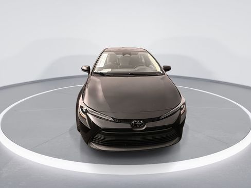 Used 2024 Toyota Corolla LE image 3