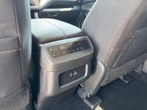 Used 2025 Nissan Pathfinder SV FWD image 20