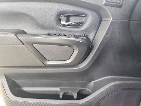 Used 2021 Nissan Titan PRO-4X w/ Pro-4x Convenience Package image 33