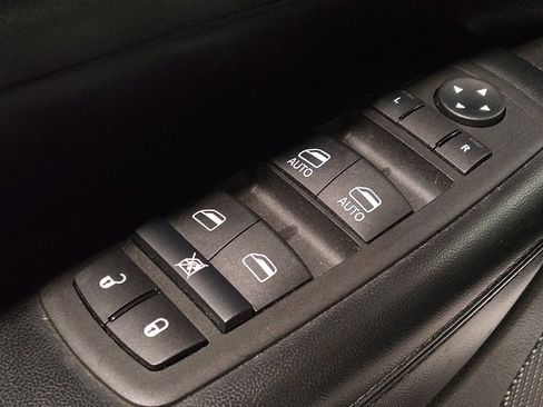 Used 2021 Jeep Grand Cherokee Limited AWD/4WD image 27
