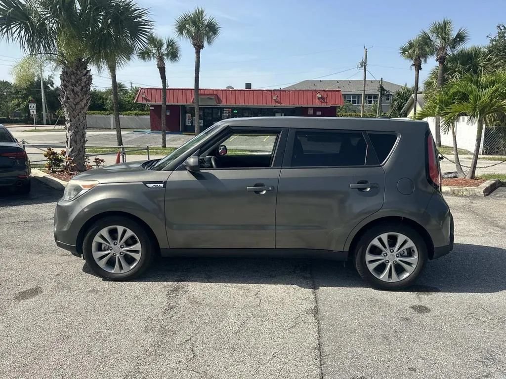 Used 2015 Kia Soul + FWD image 10