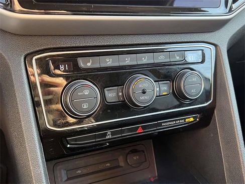 Certified 2023 Volkswagen Atlas SE image 28