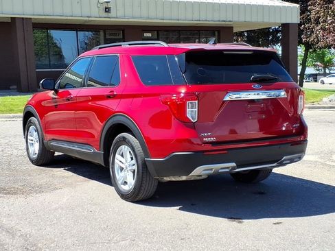 Used 2024 Ford Explorer XLT w/ Equipment Group 202A AWD/4WD image 3