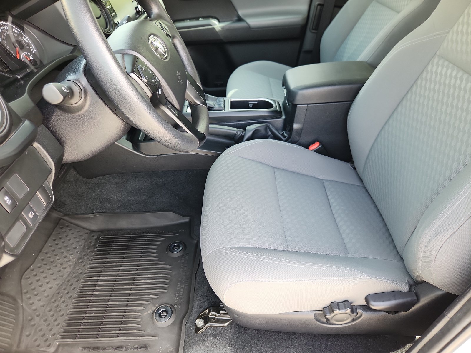 Used 2021 Toyota Tacoma SR AWD/4WD image 10