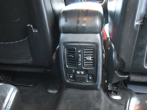 Used 2018 Dodge Durango SRT image 43