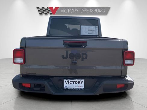 New 2025 Jeep Gladiator Sport image 7