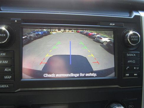 Used 2017 Nissan Titan SV image 19