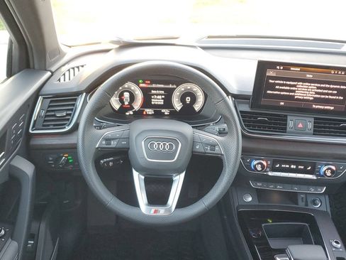 Certified 2025 Audi Q5 e Premium Plus w/ Premium Plus Package AWD/4WD image 20