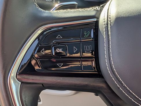 Used 2022 Jeep Grand Cherokee L Overland w/ Luxury Tech Group IV RWD image 23