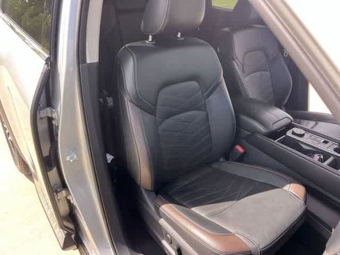 Used 2024 Nissan Pathfinder Platinum w/ Cargo Package AWD/4WD image 12