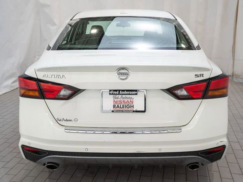 Certified 2021 Nissan Altima 2.5 SR image 4