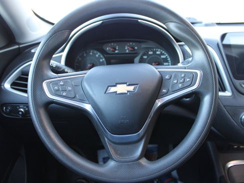 Used 2022 Chevrolet Malibu LT image 17