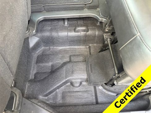 Certified 2024 Chrysler Pacifica Touring-L image 31