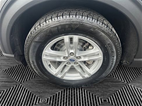 Used 2022 Ford Explorer XLT w/ Equipment Group 202A image 14