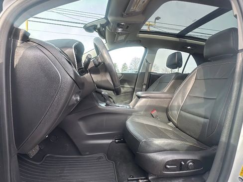 Used 2020 Chevrolet Equinox Premier image 12