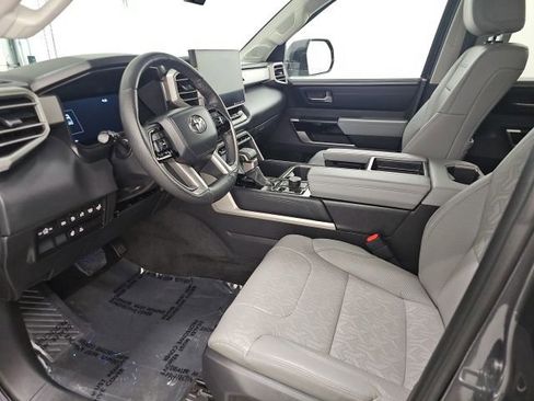 Used 2024 Toyota Tundra Limited AWD/4WD image 14