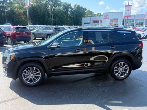Used 2022 GMC Terrain SLT AWD/4WD image 3