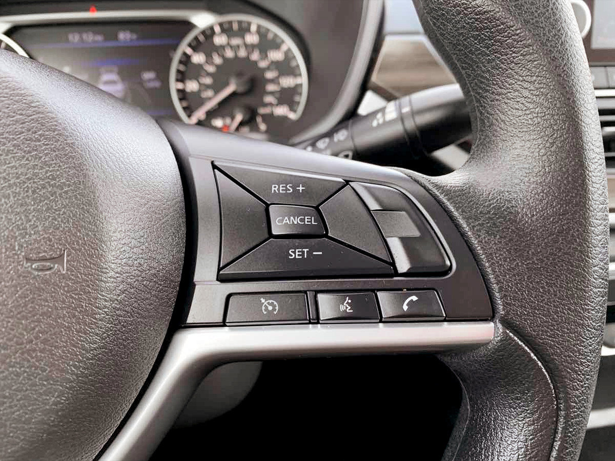 Used 2025 Nissan Altima 2.5 SV FWD image 24