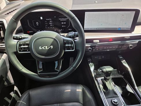 Used 2025 Kia Sorento SX FWD image 23