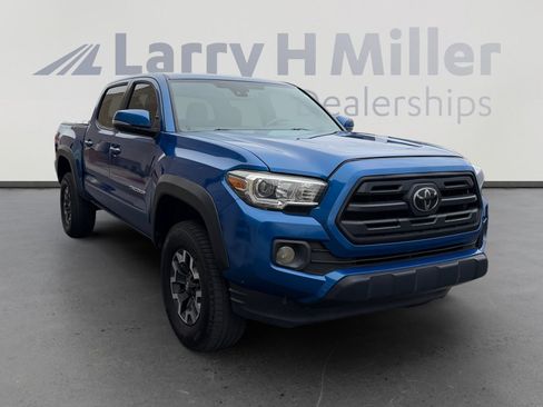 Used 2018 Toyota Tacoma TRD Off-Road image 7