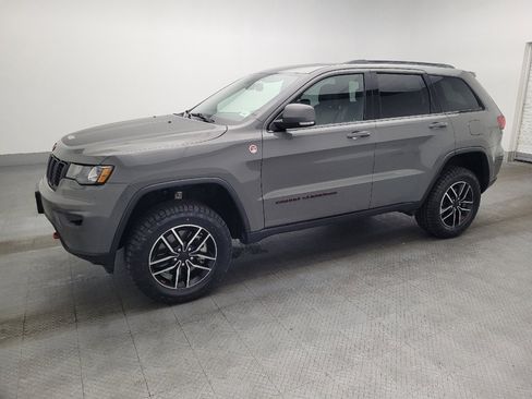 Used 2021 Jeep Grand Cherokee Trailhawk image 2