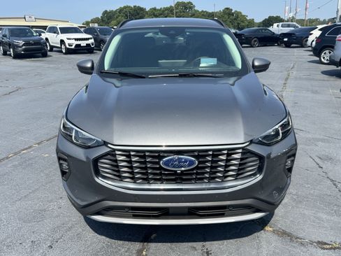 Used 2025 Ford Escape SE w/ PHEV Premium Package FWD image 8